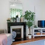 Pelicanstay In Central Paris